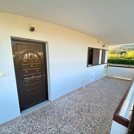Τέσσερις Εποχές Appartement Aetos  Buitenkant foto