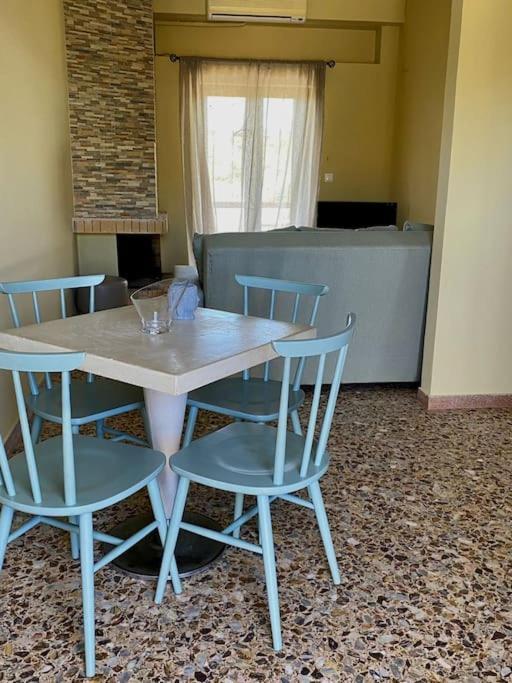 Τέσσερις Εποχές Appartement Aetos  Buitenkant foto
